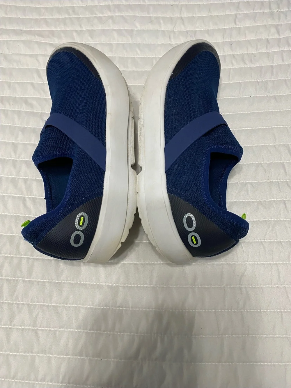 OOFOS OOmg Low Mesh Slip On Navy Blue Sneakers Women’s Size 9